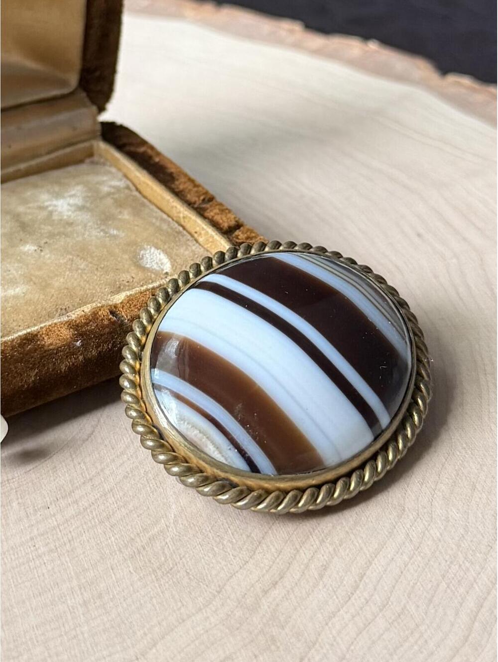 Antique Victorian Scottish Banded Agate Gold Tone Oval Mourning Brooch C-Clasp